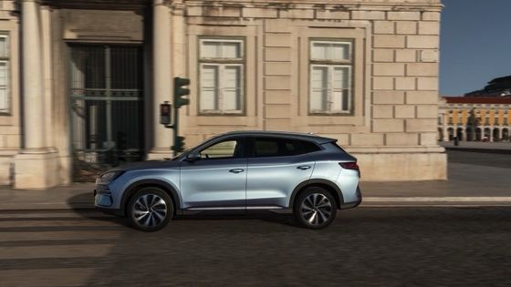 Двигатель FWD 1.5L At BYD SEAL U DM-i PHEV Электромобиль с электрическим двигателем 18,3 кВтч батарея Максимальная мощность 214 л.с.