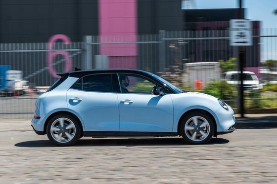 Электрические транспортные средства 2024 GMW ORA Чистый электрический автомобиль с мощностью 126 кВт / 171 с Моторная мощность 160 км / ч Максимальная скорость & 400 кмРАНЖЕ