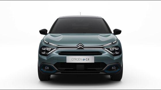 Достойное управление Citroen E-C4 с мощностью 115 кВт (156 л.с.) При максимальной скорости 150 км/ч 54 кВт литий-ионный аккумулятор