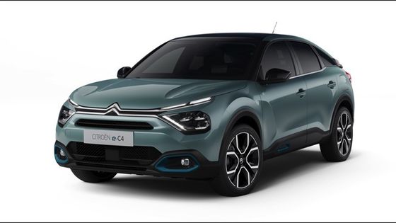 Достойное управление Citroen E-C4 с мощностью 115 кВт (156 л.с.) При максимальной скорости 150 км/ч 54 кВт литий-ионный аккумулятор