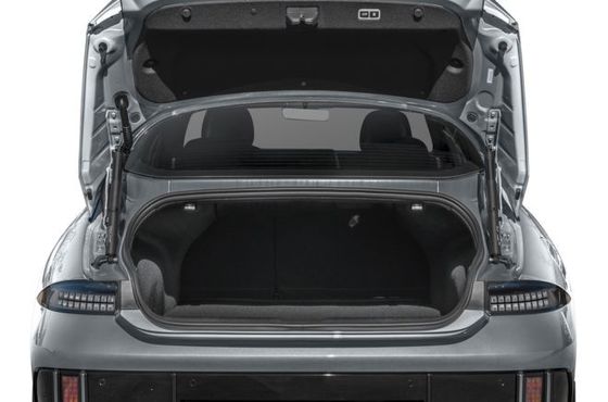 Наиболее энергоэффективный электромобиль 2 Hyundai Ioniq 6 Чистое электрическое транспортное средство с максимальной дальностью 361 миль Покрывает 4,17 миль/квт/ч Долгий диапазон