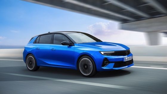 Удобный электромобиль Opel Astra Electric с батареей мощностью 54 кВтч 150 кВт мотора при максимальной скорости 170 км/ч