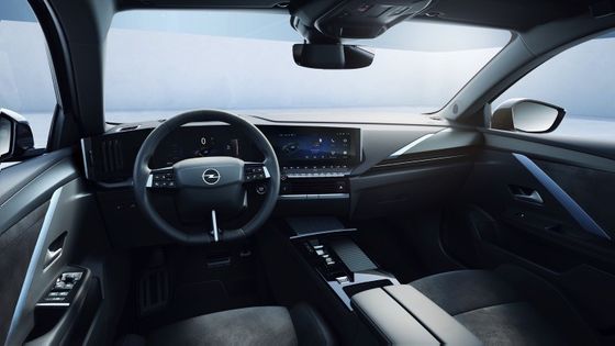 Удобный электромобиль Opel Astra Electric с батареей мощностью 54 кВтч 150 кВт мотора при максимальной скорости 170 км/ч