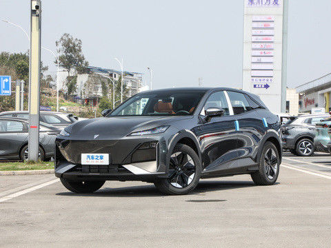 Новейшая система HUAWEI DEEPAL S07 2024 EREV с 121 км CLTC0.5h Быстрое время зарядки 175 кВт Максимальная мощность 320N.m крутящий момент