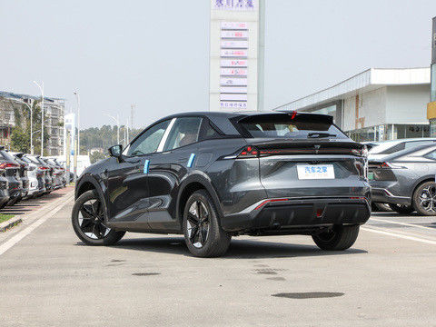 Новейшая система HUAWEI DEEPAL S07 2024 EREV с 121 км CLTC0.5h Быстрое время зарядки 175 кВт Максимальная мощность 320N.m крутящий момент