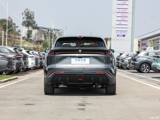 Новейшая система HUAWEI DEEPAL S07 2024 EREV с 121 км CLTC0.5h Быстрое время зарядки 175 кВт Максимальная мощность 320N.m крутящий момент