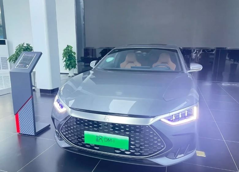 Автомобили BYD Хана средние электрические