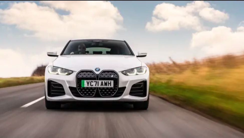 Новейший и полный привод на BMW i4 с двойными электрическими двигателями