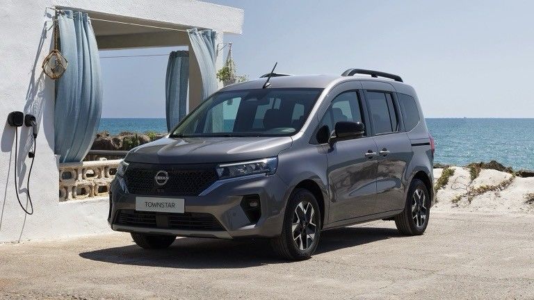 Удобная позиция вождения и практичный салон с хорошей стоимостью Nissan Townstar MPV Pure Ev с WLTP 285 км