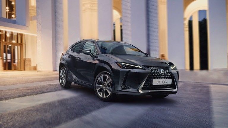Lexus UX300e 2023 Обзор, Все электрический EV 440 км диапазон WLTP 7.5s 0-100 км / ч ускорение с 150кВ мощностью Чистый электрический автомобиль