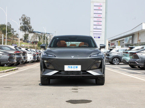 Новейшая система HUAWEI DEEPAL S07 2024 EREV с 121 км CLTC0.5h Быстрое время зарядки 175 кВт Максимальная мощность 320N.m крутящий момент